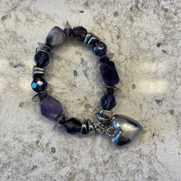 Costume Jewelry  with heart charm - Picture 2 of 6